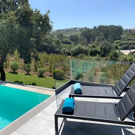 Βίλα Elegant With Infinity Pool & Hot Tub Όμπιδος