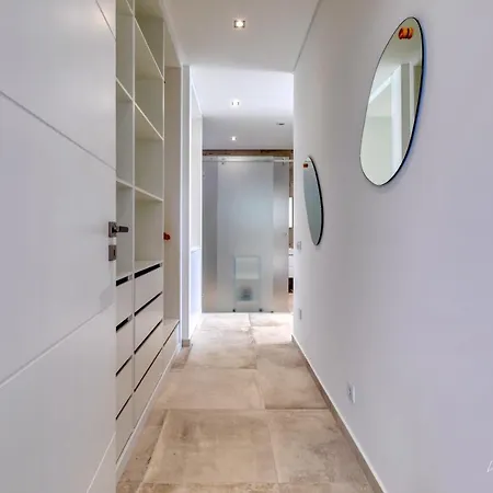 Elegant With Infinity Pool & Hot Tub Βίλα *
