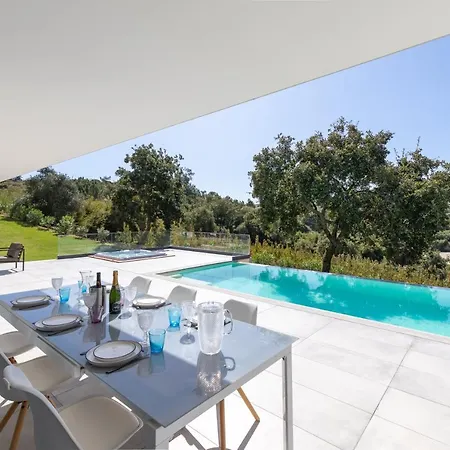 Βίλα Elegant With Infinity Pool & Hot Tub *