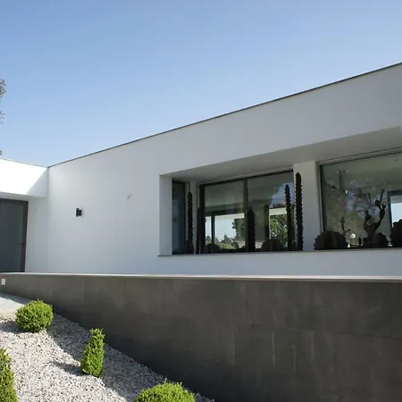 Elegant With Infinity Pool & Hot Tub Villa *